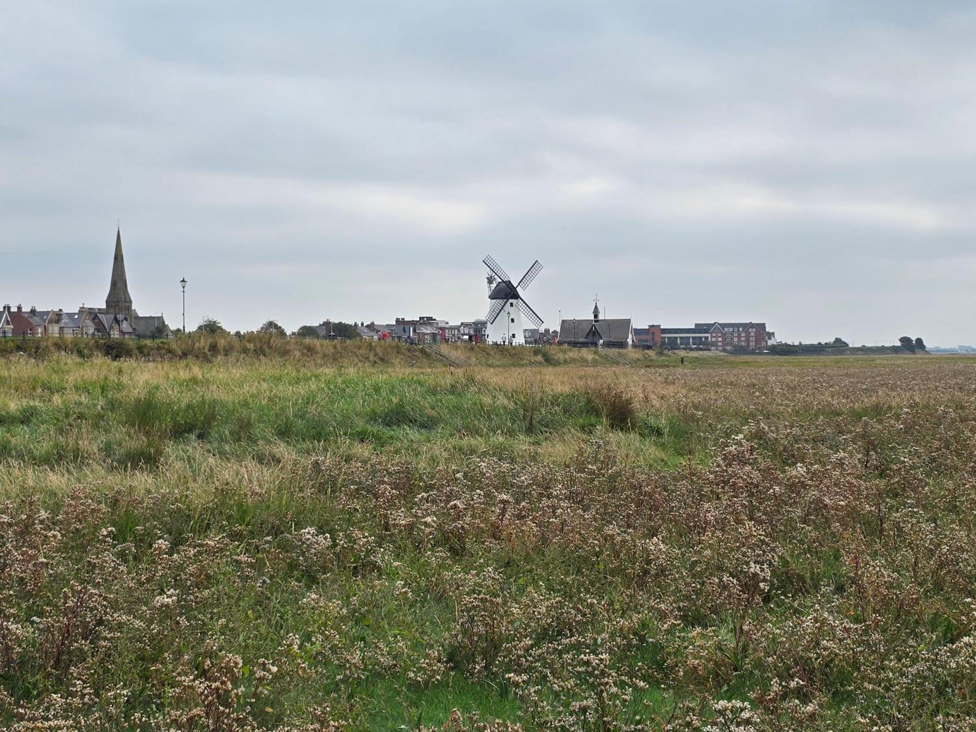 Апартаменти Windmill House Lytham Літам-Сент-Еннс Екстер'єр фото